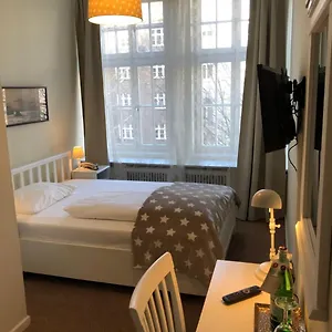 https://hotel-fresena-im-dammtorpalais.hamburg-hotels-de.com